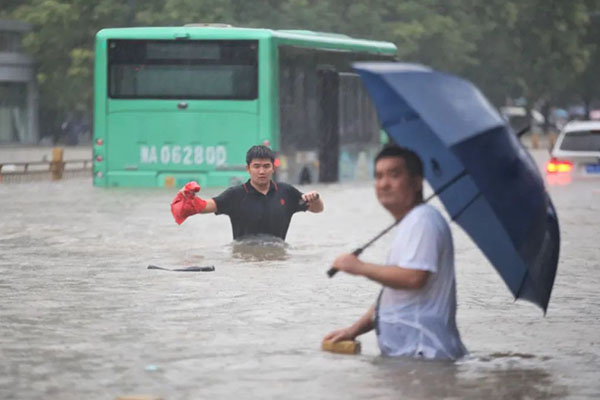 鄭州特大暴雨千年一遇圖片 鄭州特大暴雨千年一遇圖片