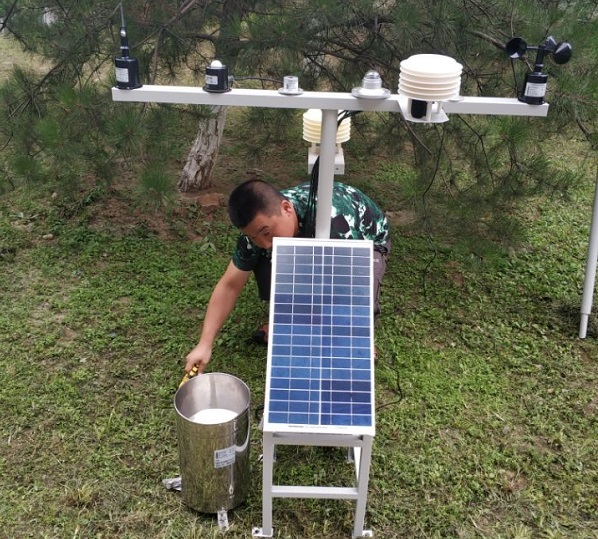 便攜式自動(dòng)氣象站圖片 便攜式自動(dòng)氣象站圖片