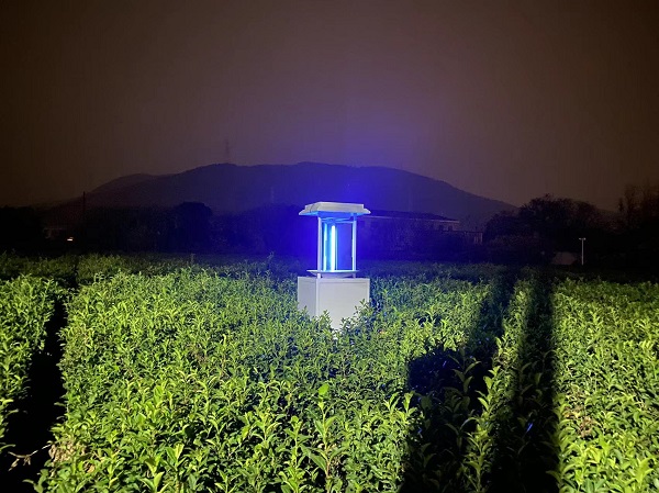 太陽能蟲情測報(bào)燈圖片2 太陽能蟲情測報(bào)燈圖片2