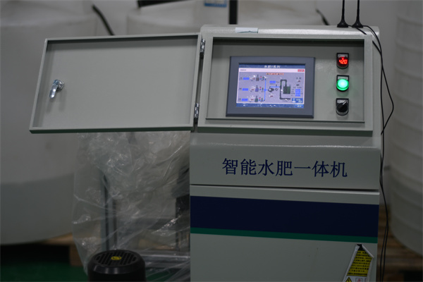 水肥一體化自動(dòng)施肥機(jī)圖片3 水肥一體化自動(dòng)施肥機(jī)圖片3