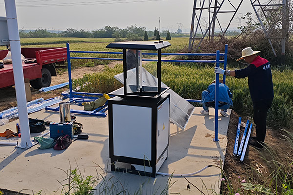 蟲(chóng)情測(cè)報(bào)燈圖片1 蟲(chóng)情測(cè)報(bào)燈圖片1