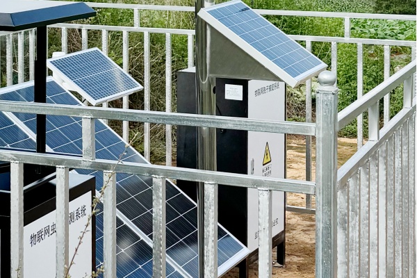 物聯(lián)網(wǎng)蟲(chóng)情測(cè)報(bào)燈圖片2 物聯(lián)網(wǎng)蟲(chóng)情測(cè)報(bào)燈圖片2